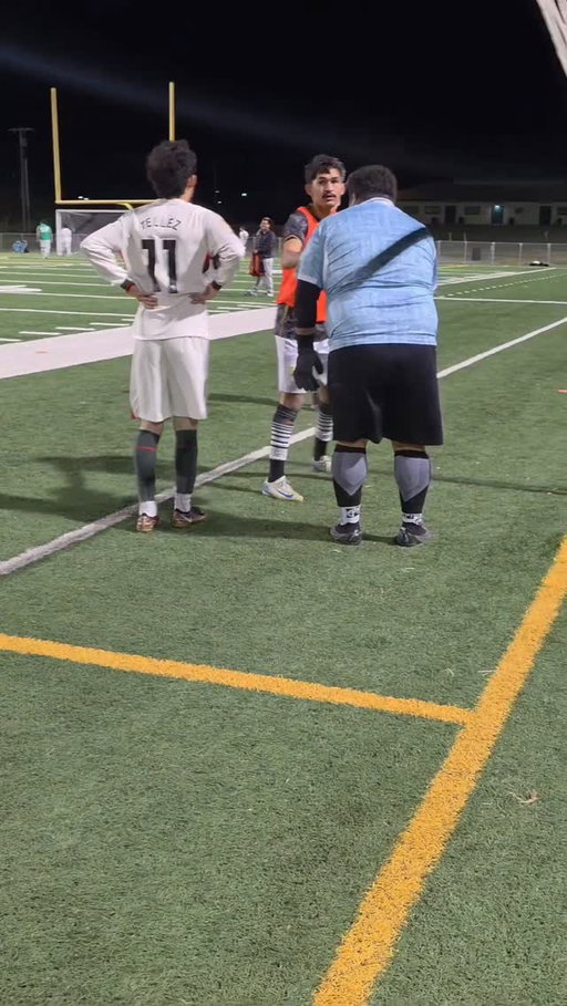 I think memo Horchata🇲🇽 be faking his injures 😭😭 #instareels #soccer #futbol #fut #goalkeeper