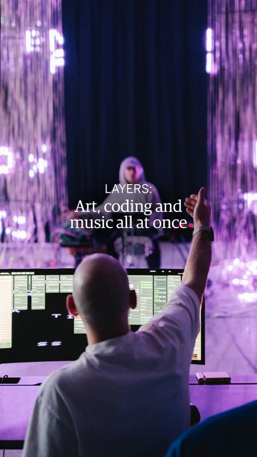 Bei Amex ON: FLUX könnt ihr die neue Installation LAYERS von @ksawerykomputery live erleben. Aber was steckt eigentlich hinter diesem Kunstwerk? 

👉🏼 Bei LAYERS ist der Name Programm: mehrere Schichten aus LED-Streifen kreieren eine tiefe und mehrdimensionale Experience für die Betrachter:innen. On-top folgt eine Live-Performance von @holotrigger einer audiovisuellen Kollaboration des Studios mit Drummer @wh0wh00 

Das polnische Künstler-Trio gewährt euch einen ersten Einblick in seine neue Installation, die ihr am 18. Juni in Berlin zum ersten Mal live erleben könnt ✨ #mitAmex #AmexON