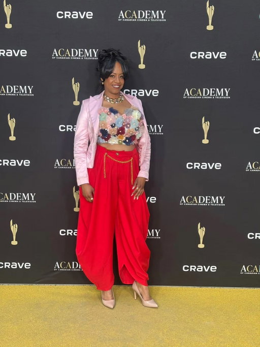 Here's to an incredible night, an incredible weekend, and hopefully many more like it.
🥂💐🏆🙏🏾

This past weekend, I was overjoyed to attend my very first Canadian Screen Awards as a two-time nominee for projects I was proud to be part of.
#FreeUp! Emancipation Day: Jokes, Jokes, Jokes. S/O to the trailblazing producers, @lisaberrylive and @ngozipaul. It's been such a joy getting to know you both over the years. I've been a fan of Ngozi since her Tha Kink in My Hair days, so to now be sharing stages and projects together feels like a real full-circle moment.

Thank you, @teemair for introducing us, and congrats on your first producer credit! GIRL... GIRL! So proud to celebrate such a memorable night with you. (Mi jus luv yuh.)

And to the Godfather of Canadian Comedy, the GOAT GOAT (because he's a Capricorn), @fabulouskennyrobinson congrats on the win for People of Comedy. In hindsight, this is a win for all of us.
For over 15 years, I've had the privilege of performing on your stage. You've created a home for comics, a space where stories get told and careers get launched.
The Nubian Show will always be home. ❤️
Honestly, what other stage would've let me bring backup dancers, turn my set into a full musical parody concert, and still invite me back? 😂

While I didn't leave with the actual trophy, I left with something better: gratitude. Gratitude for the journey, the community, and the opportunity to be part of Canadian comedy history.

@counterfeitpics congratulations. You've really encapsulated something magical here. 💫💫💫

And watching so many friends and colleagues take home awards? Pure joy. As they should.
Canada, we've got SO MUCH talent.
What a weekend. ❤️🇨🇦🎤

#cndscreenawards

💄MakeUp : @reese.artistry 💋
Styled By: anxiety & shein & sisters closet
Hair: @creativelyaishaebony

Vibes: From my creatorrrrrr errrrr 🙏🏾
