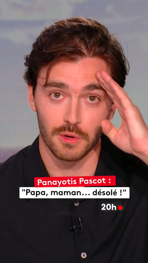 🎬🗣️ "J'ai toujours été un vieux monsieur. Ma mère m'a dit : 'Tu m'effrayais quand tu étais petit.'"⁣
⁣
Panayotis Pascot se confie sur ses étranges passions d'enfant.