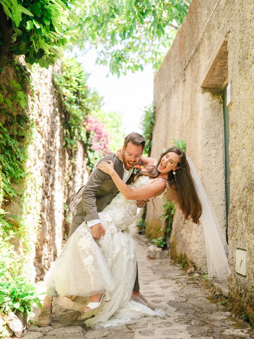 Noah & Tori traveled from the USA to say “I do” in the timeless beauty of Ravello, Italy. 🇮🇹

#weddingdestinations #amalficoast #ravello #weddinginitaly #weddingphotographer