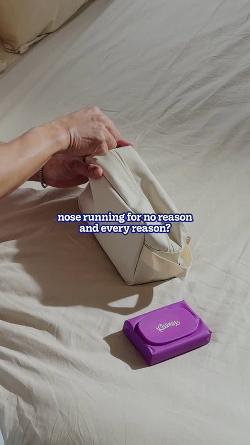 Fits where you need it. Ready when you need it. 👉 Tag someone who needs Kleenex® Snap & Go™ in their bag