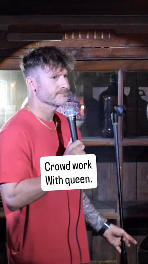 White boy with three chains. 
.
.
.
.
.
#crowdwork #standup #comedyreel #comedyshow #whiteboy