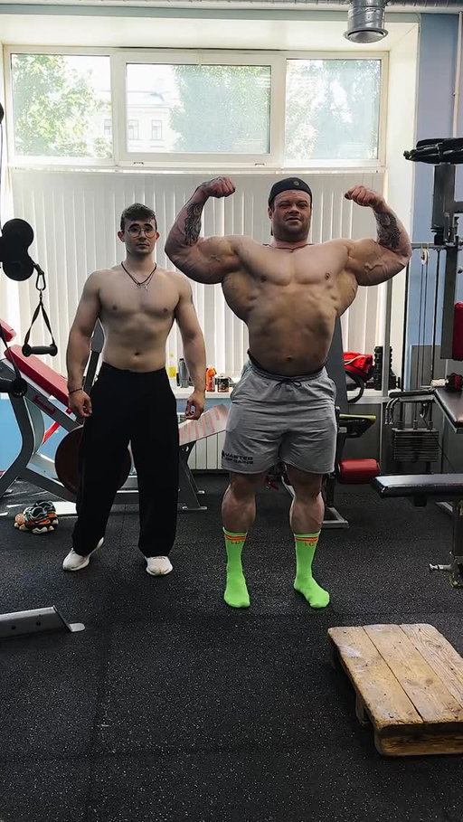 @danilov_sergey95 vs @akimbo696969 
Зарубились в позирование ну тут без шансов🫠🙄
Еще поборолись и руки качнули это можете на ютубе посмотреть🤝🔥