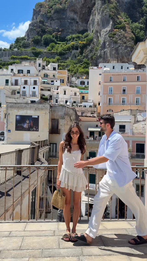 spinning around Italy 🤭✨

.

#italy #couple #transition #trending #amalficoast