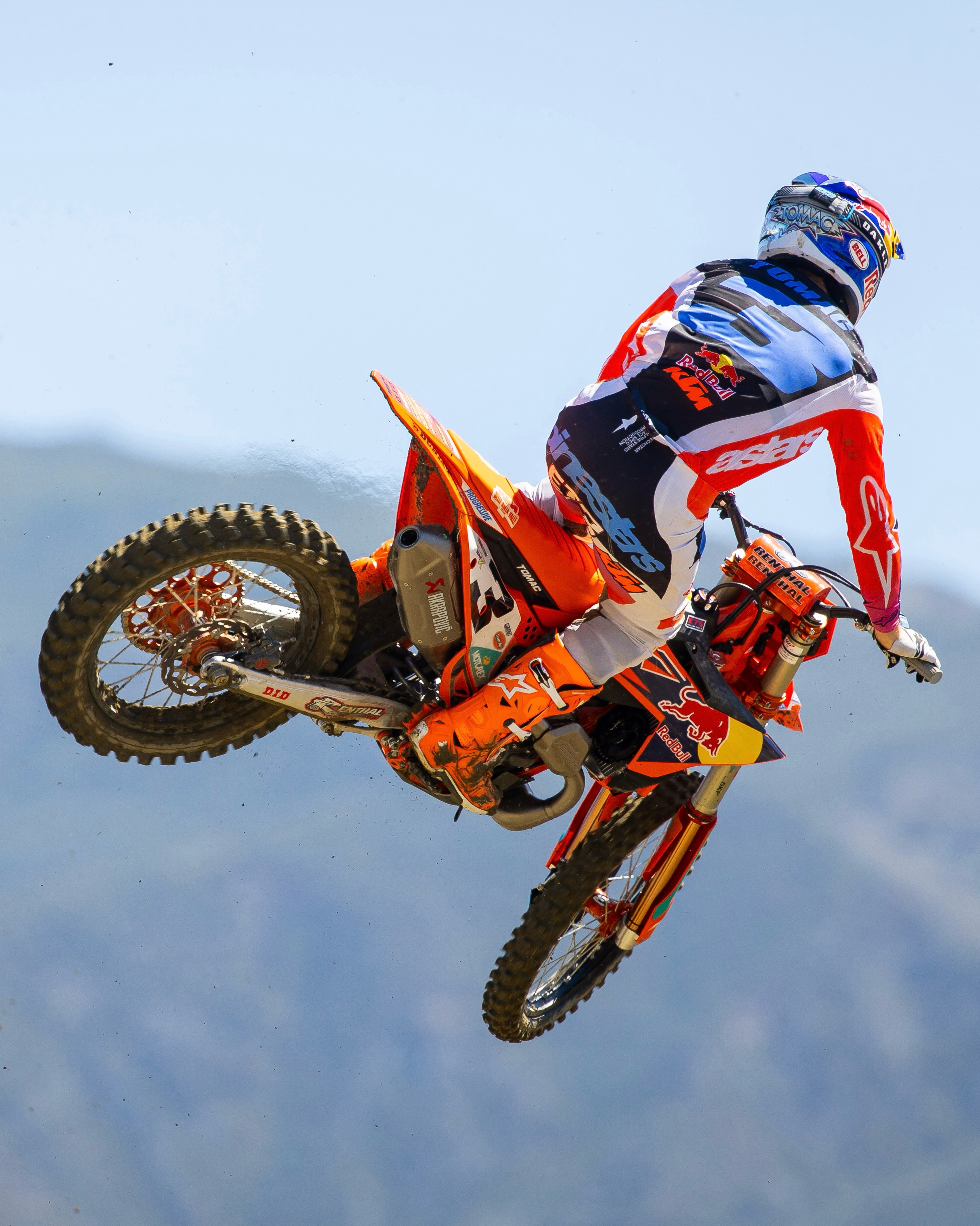 Eli Tomac will sit out the upcoming rounds of AMA Pro Motocross while recovering from his neck injury sustained at the Fox Raceway National. 

Scans this week confirmed a hyperextended ligament and partially torn muscle, requiring the Red Bull KTM Factory Racing rider to take time out from racing.

Heal up, ET3 – we look forward to having you back at the races! 💪

#KTM #ReadyToRace #ProMotocross #SMX