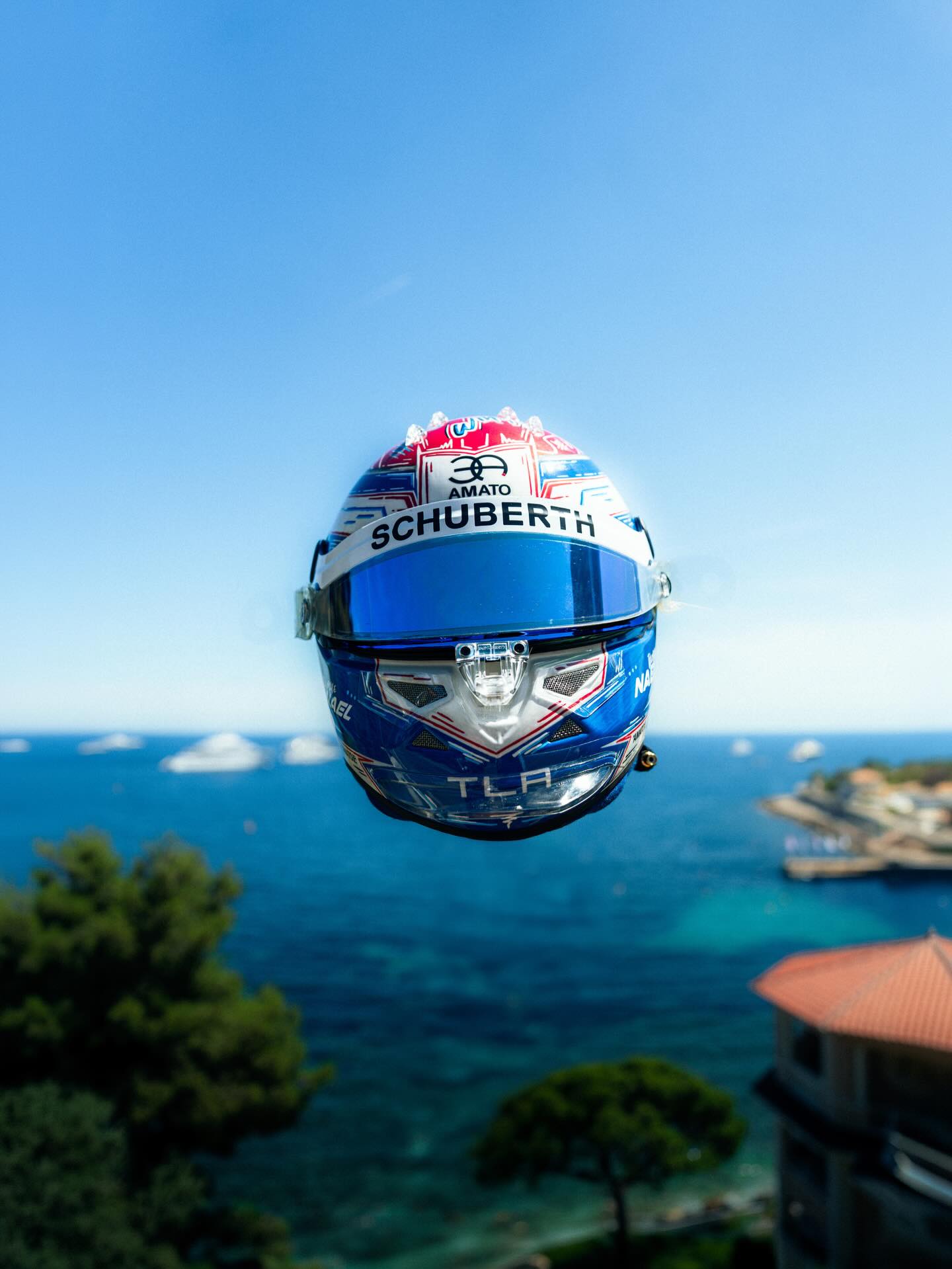 30 years ago, Olivier Panis won the legendary Monaco Grand Prix. 🇫🇷🏁

I’m very proud to pay tribute to him through the design of my helmet and to carry his colours this weekend. It’s an honour to represent the legacy of a driver who made history in French motorsport.

I’ll do everything to wear these colours with pride and represent him in the best possible way on track. ❤️🇫🇷

#MonacoGP #OlivierPanis #30Years #HelmetTribute #Racing