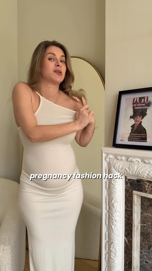 The belly button is not the main character okay 😅 maternity HACK for those tight dresses over pregnancy 🤰

Not one I bother with often but did use in both my pregnancies for smoothing out dresses for fancy occasions ✨