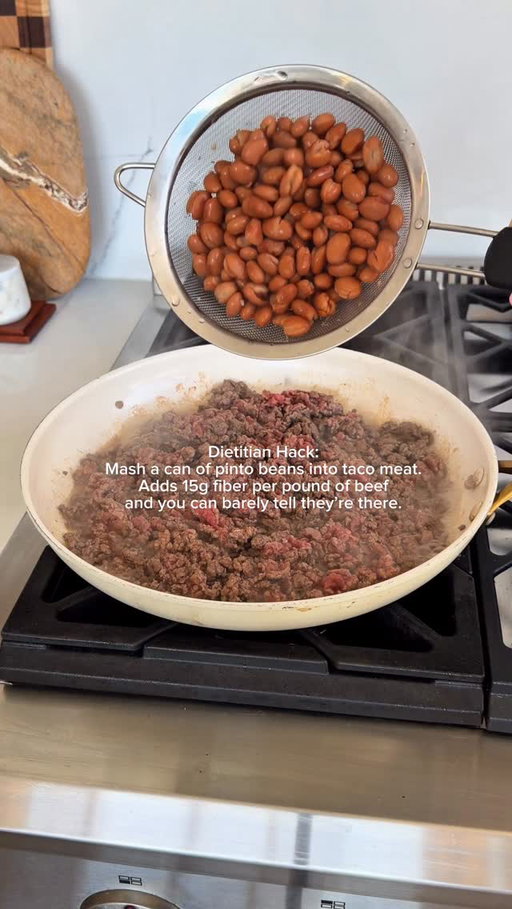 Dietitian hack: Add a can of pinto beans to 1 pound of ground beef and mash them right into the meat. 🌮

You’ll add about 15 grams of fiber to the entire batch, stretch the meal a little further, and honestly, you can barely tell they’re there.

An easy way to boost fiber without changing the flavor. 👏