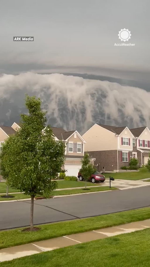 This looks like something straight out of an apocalypse movie! Sometimes these dramatic shelf cloud formations can look like giant tsunami waves sweeping across the horizon. Have you ever witnessed one in person?