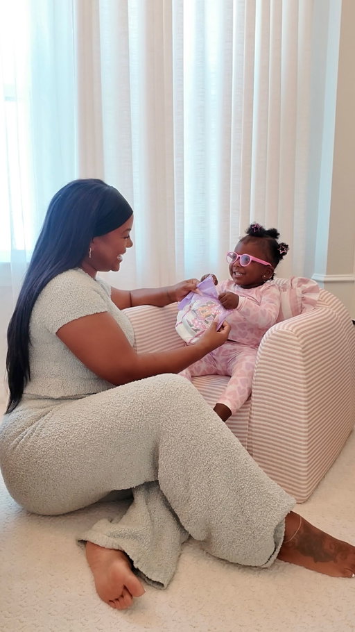 #ad Day one of potty training:
Me: OVER-analyzing everything!
Her: living her best life
@pullups #PullupsPartner