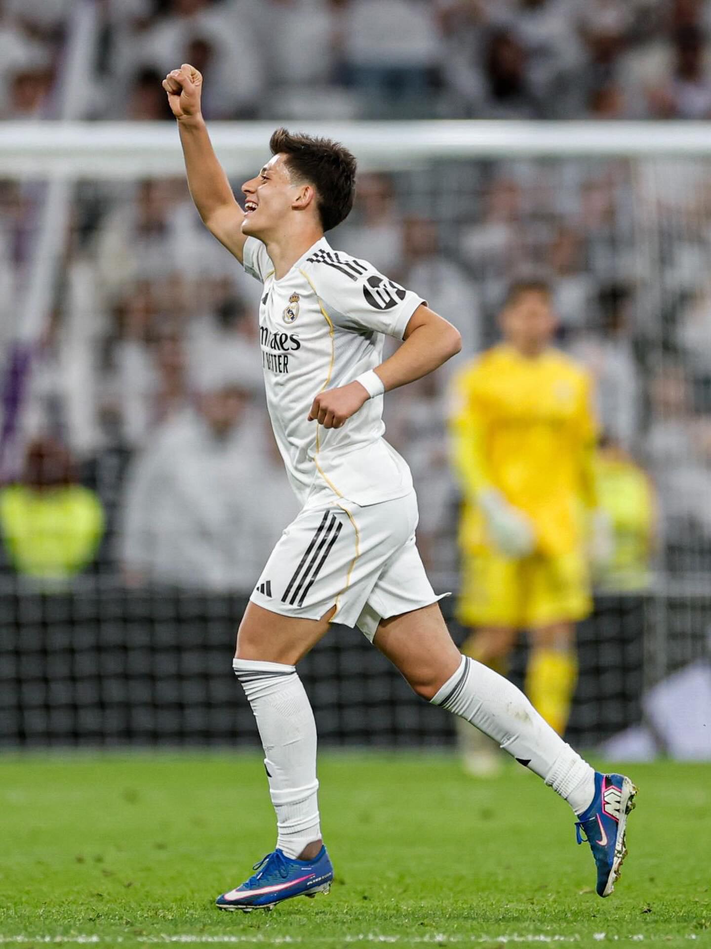 A Millî Futbolcumuz Arda Güler’in, Real Madrid’in Elche’yi 4-1 mağlup ettiği maçta yaklaşık 70 metre mesafeden kaydettiği muhteşem gol LaLiga’da sezonun golü seçildi. 💪

Tebrikler Arda! 👏

#BizimÇocuklar 🇹🇷