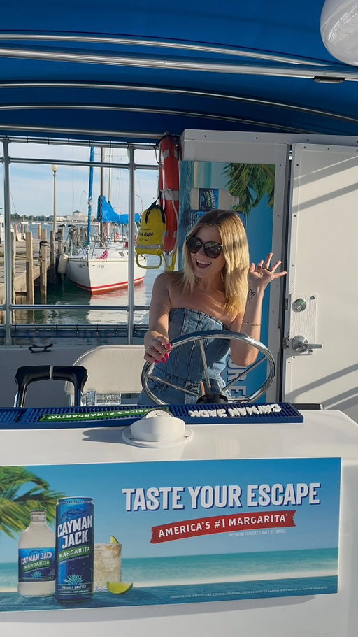 @bucketlisters has partnered with @tailgatethelakecharters to offer you exclusive discounts on boat charters in Chicago! Powered by @caymanjack, these private charters are your excuse to grab the crew and hit the lake this summer! 🛥️ 

🎟️ Use promo code BL200 for $200 off any charter booking! 🙌

📍Monroe Harbor, Chicago,