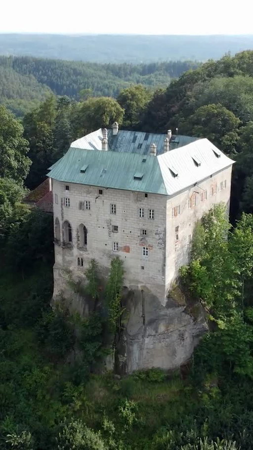 Houska Castle a 13th century fortress built over a mysterious pit with chilling tales of prisoners lowered into the depths and returning with unexplained stories 😳🏰 Watch new episodes of The UnXplained Fridays at 9/8c on HISTORY! #TheUnXplained