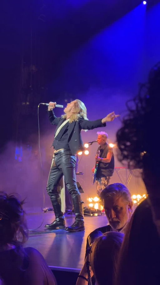 Exclusive One night only - Sam Reid performs song Long Face live in NYC as the Vampire Lestat #samreid #thevampirelestat #interviewwiththevampire #annerice #AMCPlus