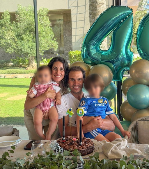 Thank you all for your birthday wishes! It was a very special day, surrounded by my whole family! ☺️
