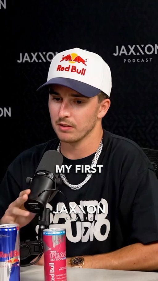Fresh off his 450 @promotocross victory at Pala @hunterlawrence breaks it down on the @jaxxonsports podcast with @jettson18 with the team @twitchthis8 & @beardegidio