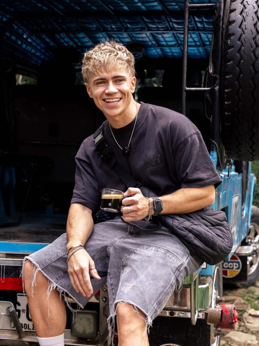 NEWS PAPI COLOMBIA!!!🇨🇴 We travelled to Colombia with Nespresso to watch behind the scenes of @groundswell_film shooting their next movie, we got to meet the farmers and see where coffee is heading next, also crazy seeing how much goes into the drink that basically powers every video I make… If you guys wanna watch what it’s all about Groundswell drops on Amazon Prime tomorrow 5th June! 🎬
 #RegenerativeAgriculture #Groundswell