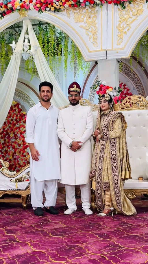 Shadi Mubarak @faizjung bhai @shayra_sana_ 🥳 
Allah Mubarak kare Aap Ki Zindagi Khushiyo se Bhar de Ameen 

#happymarriedlife #shadimubarak #marriage #hyderabadiwedding