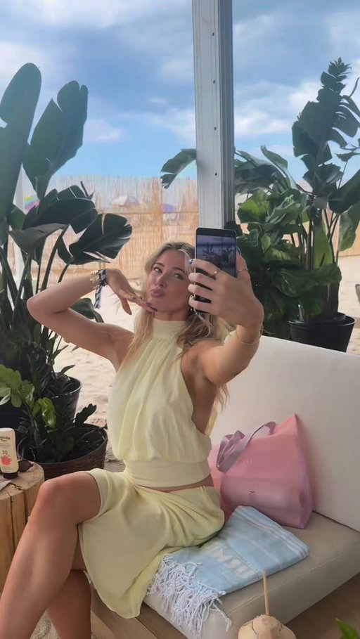 I don’t think I’ll ever stop talking about this weekend! 💕👙Truly had the best time at Sports Illustrated Swim Week with Samsung Team Galaxy @samsungmobileusa #TeamGalaxy
#SamsungPartner #GalaxyS26 Ultra