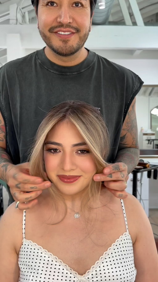 Don’t matter how much hair I do, this parts gives me the stomach butterflies 🦋 lol

WHO CAN RELATE!? 
.
.
.
.
.
.
.
.
.
#hairstylistlife #moneypiece #blowouts #wellahairusa #blondemoneypiece