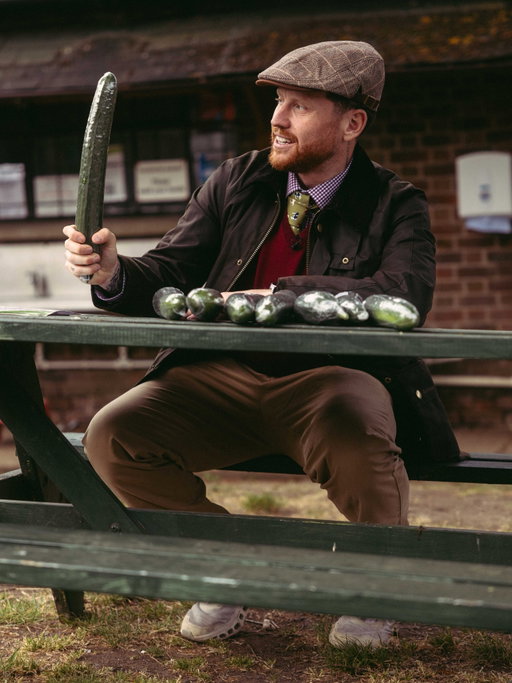 Old Behzinga had a farm 👨‍🌾