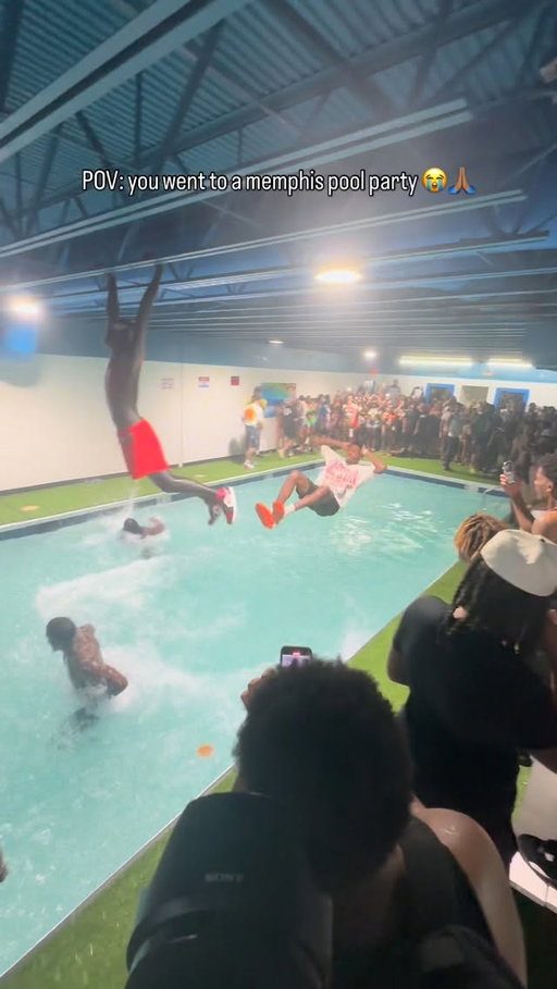 i’m crying 😂😂😂😂😂

follow @raybarnes_ for more

#explorepage #viral #summer #poolparty #slicing #memphis
