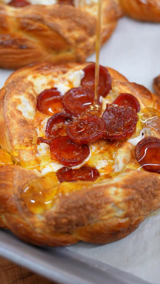 🥐 + 🍕 = Naughty Naughty 
 Meet The Naughty Knot 😏 Our limited-edition collab with @saltedbuttercompany 

🥐 Laminated croissant pastry
🍕 Prince St. spicy vodka sauce
🔥 Pepperoni
🧀 Fresh mozzarella
☁️ Whipped ricotta
🍯 Zab’s Hot Honey
 Available starting tomorrow, June 5th for a limited time sold exclusively at Salted Butter Co. 

⏰Every day from 10am-sell out. 

Plus, every Naughty Knot comes with a BOGO slice coupon redeemable at PSP Pasadena 🌹🍕