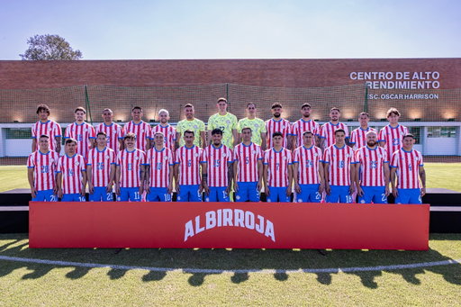 ¡El equipo de todo el país!

La #Albirroja ⚪🔴 está lista para el retorno más esperado. 

¡A hacer historia!

#VamosParaguay 🇵🇾