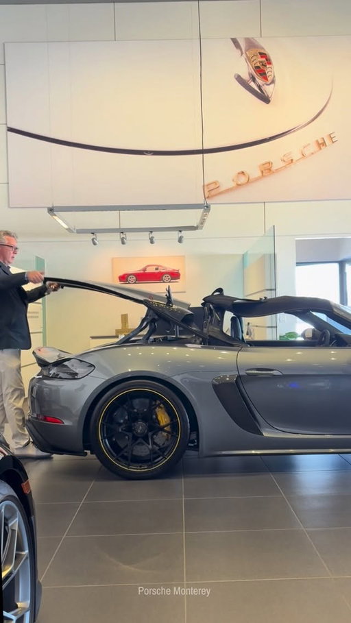 Wondering how to open the top on a Porsche Spyder RS? Here’s a quick look at the process.

Designed for pure driving enjoyment, the Spyder RS delivers an open-air experience unlike any other.

This beautiful example is available now at Porsche Monterey. 

📸: @bruna_f_paula 

#PorscheMonterey #SpyderRS #Porsche718SpyderRS #PorscheLife #OpenTopDriving