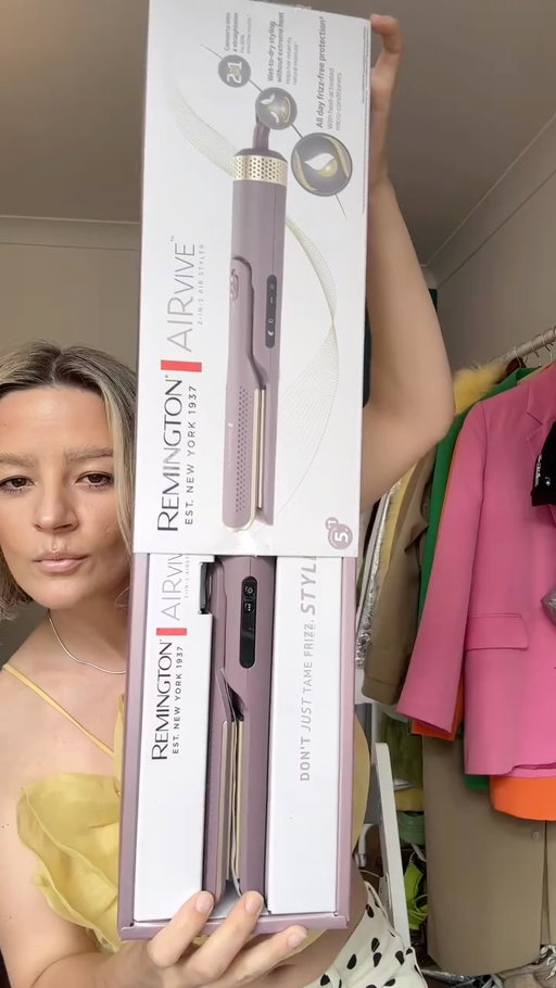 From wet to styled in no time with the AIRvive™ Airstyler ✨ 👠

...and now on offer! 🛍️

#RemingtonUK #HairHacks