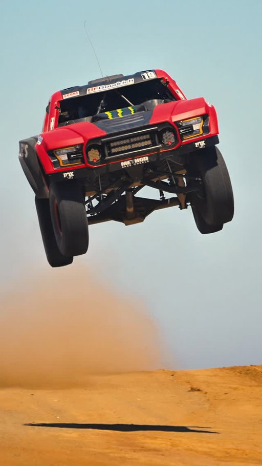 In @thorherbst we trust ✈️✈️✈️ 🇺🇸🇺🇸🇺🇸 #19T #TerribleHerbstMotorsports

@fox 
@methodracewheels 
@thorherbst x @km219q 
#Baja500 #TrophyTruck
