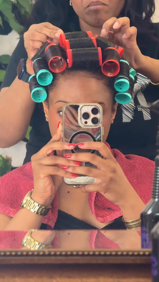 we gonna have to start taking the bus because getting your hair done is cheaper than a tank of gas! before my appointment i prepped my hair using @redken all soft shampoo & hair mask. i think it really helped with the shine ✨
