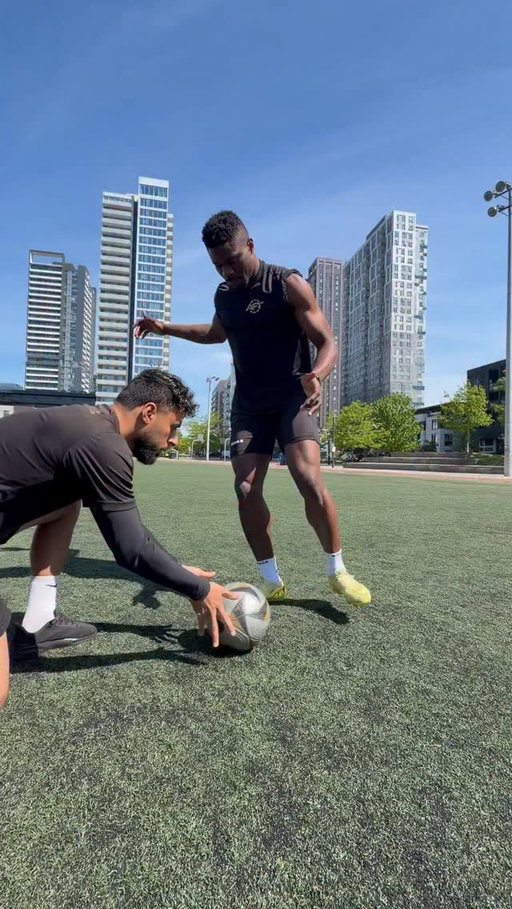 The standard starts before the session even begins. 🚀

A warm-up isn’t about going through the motions. It’s about setting the tempo, sharpening your touches, and preparing your body and mind to perform at a high level. Every movement should have purpose. 

📲 Contact us:
🌐 AbsoluteFootballTraining.com
📧 info@absolutefootballtraining.com
📩 DM us @absolutefootballtraining
📩 DM us @coachabz_

#soccertraining #footballtraining #technicaltraining #soccerplayer #footballskills