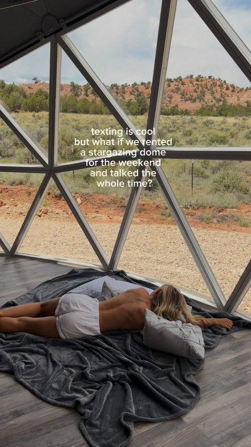 texting is cool but what if we rented a stargazing dome for the weekend and talked the whole time?

@bryceglampandcamp 🌌