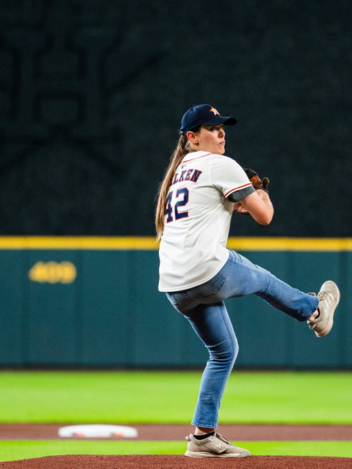 Throwing heat! 🔥
 
@wpbl_official player Celicia Wilken takes the mound tonight for the Ceremonial First Pitch!