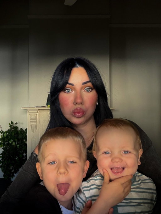 just three blue-eyed bitches 💙