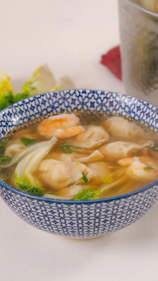 Save this recipe to your “Easy dinner recipes” collection
•

If you’re craving takeout, you could make this Homemade Wonton Soup in the time it would take the delivery driver to make it to your place. Filled with aromatic flavours of ginger, garlic and cilantro and packed with your favourite store-bought wontons, this soup is going to be a new family classic; I’m sure of it.

The whole recipe is on my website! 
•
Save this one folks! And comment “Recipe” to have the full recipe sent to you!