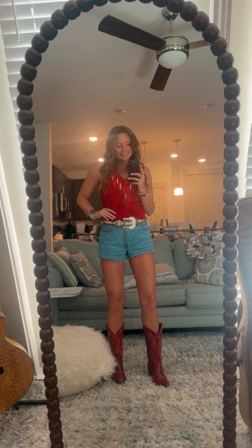 Show time🤘🏻 #cmafest #cma #livemusic #ootd