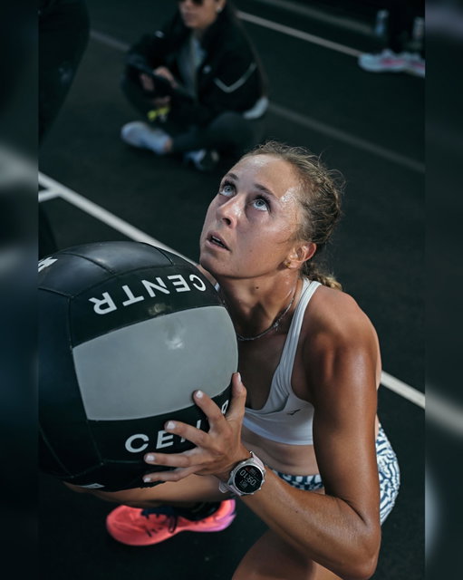 I needed that race. HYROX NYC 2026. 

Not the perfect prep, didn’t think I did enough at all, pancakes before the race. Hay fever at its peak. (Did drink enough cos I knew it was going to be HOT). 

For 1h11min, there was no next tournament, no next worry, no don’t do this you got to tee off tomorrow, no next swing work, no analysis and brainstorm, no chasing the next improvement. Just the simplicity of pushing the body HARD.

Being part of the Hyrox history by participating in the biggest venue ever organized by Hyrox was pretty cool but what meant the most was hearing my mum’s voice in the crowd. Louder than everyone else. Paul here too. 

Golf can be so quiet, yet so loud inside your own head. This was the opposite. My mind was for once quiet but it was loud everywhere. Thousands of voices. And all I could hear was, “Allez Pepette.” And “breathe” haha. 

So cheers to pushing your limits, doing hard things, and finding freedom in it. 

But most of all, cheers to coming back to golf and the process with a fuller cup. 🥂

And thank you @saintj_fitness for pacing and pushing. Congratulations on qualifying for the World Championships.

Until next time Hyrox. 🥂