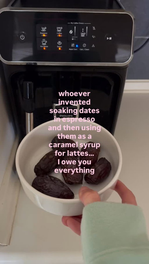 follow @demylora for more🫶homemade salted caramel coffee🍮

Dates make the best caramel. Instead of soaking them in milk or water, I soaked them in coffee and then blended everything together.

The result is A rich caramel flavor, topped with flaky sea salt 🧂

#medjooldates #dates #saltedcaramel #saltedcaramellatte#coffeehack