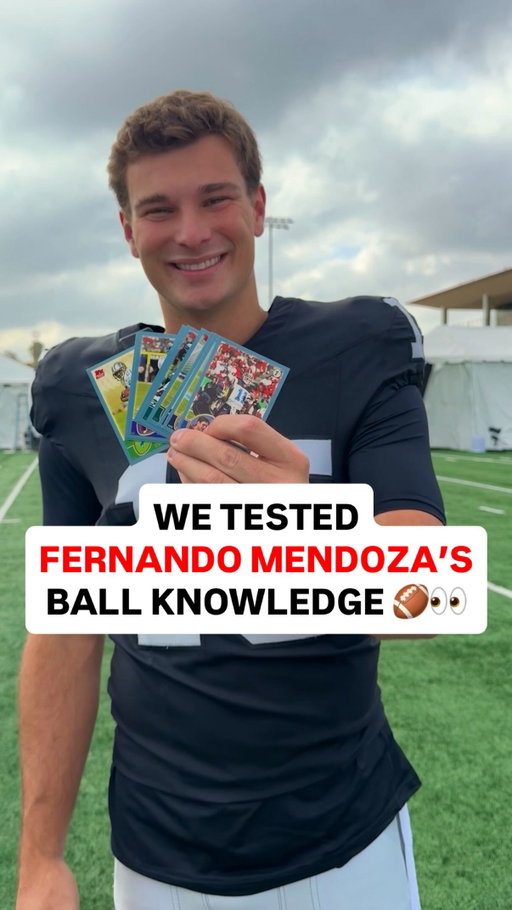 We tested Fernando Mendoza’s ball knowledge with a pack of football cards from 2003 🤣 Let’s see how many players he can recognize from his birth year 👀🤔