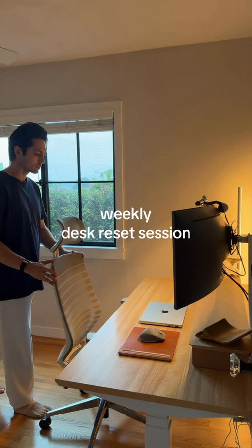 a clean space is a clear mind - been keeping up with cleaning my desk space every week decluttering my bedroom / office & enjoying working by the window since changing things around #clean #cleaning #reset #cleaninginspo #cleaningtherapy