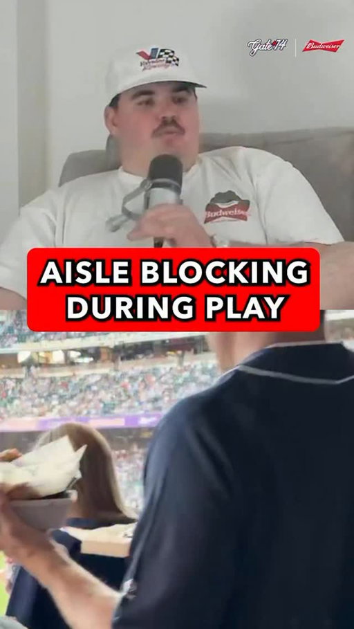 What happened to baseball fan etiquette during the game? 

#BlueJays #TorontoBlueJays #MLB #baseball