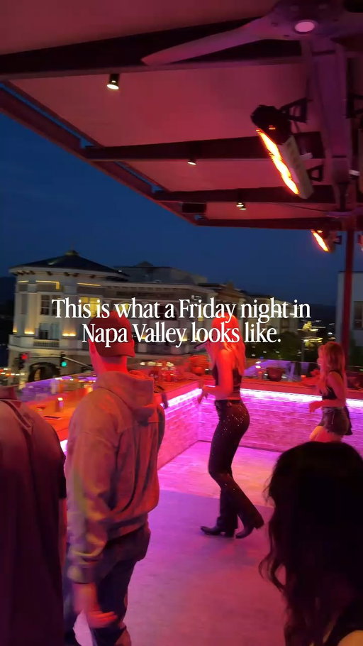 Good music, good people and the best Friday nights in Napa Valley. Just one of the perks of living at RiverSound. 

@dancingwithrachelr @quiltandco