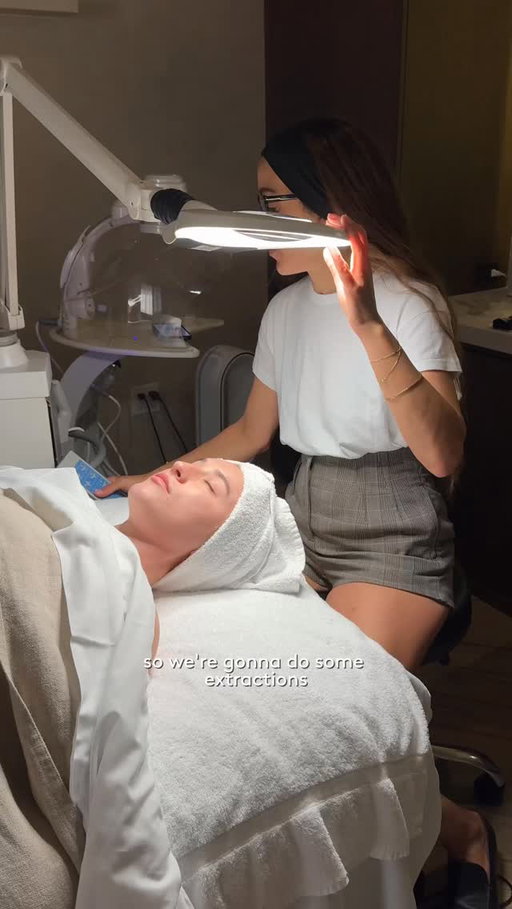 I've said it a million times, but regular extractions are so important. When congestion sits in the skin too long, it can lead to inflammation, breakouts, and lingering dark marks.⁠
⁠
If you're prone to post-breakout marks or nervous about incorporating a retinol, Retinol Reform is a great option. It helps improve texture, support cell turnover, and keep pores clear over time.⁠
⁠
A good retinol and regular extractions are one of my favorite combinations for maintaining clear, healthy-looking skin.