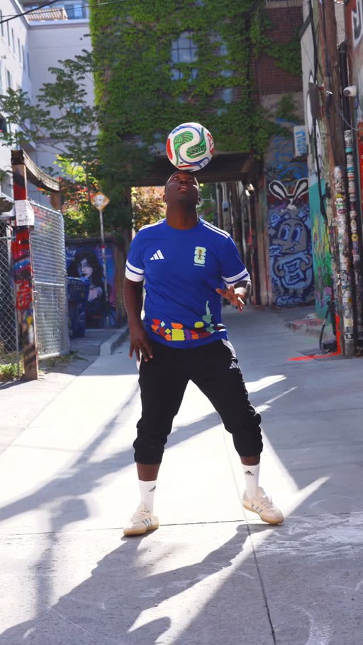 The  ~ e n t i r e ~ city is tapping into FIFA World Cup 2026 energy. Discover all the ways Toronto is celebrating during the tournament. Link in bio. #WeAreToronto

L'effervescence de la Coupe du monde de la FIFA 2026 envahit toute la ville. Découvrez toutes les façons dont Toronto célèbre cet événement pendant le tournoi. Lien dans la bio. #NousSommesToronto