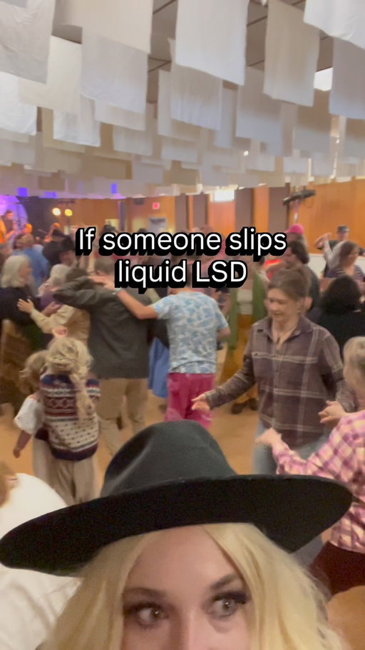 When @tinylightsfestival had a square dance, I just had to go regurgitate my own viral content with a new visual 😅🧪🌀 Sorry @louisbocknerphoto if you get sent this 100 times again