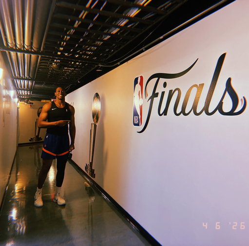 Grateful to be in the room ⚡️