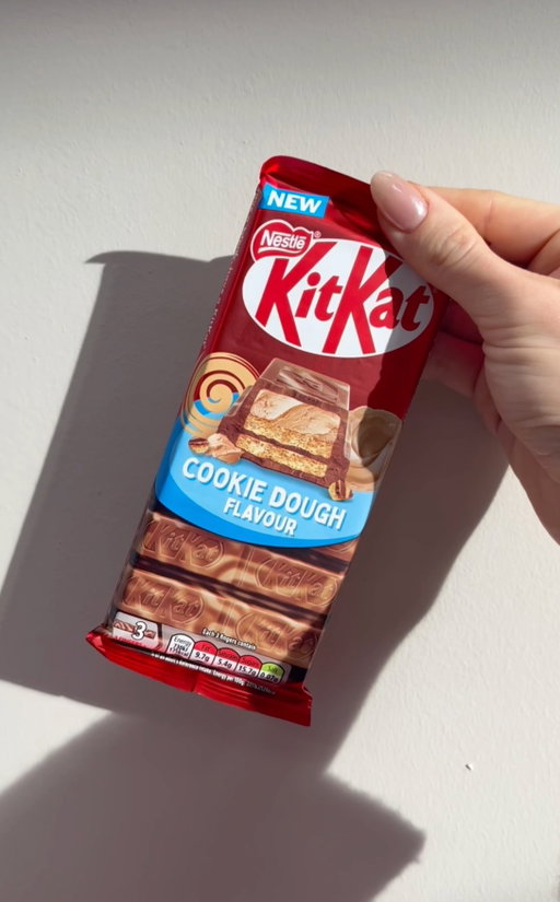 When life gives you 🍫 + 🍪 we turn it into a @KitKat cookie dough tablet